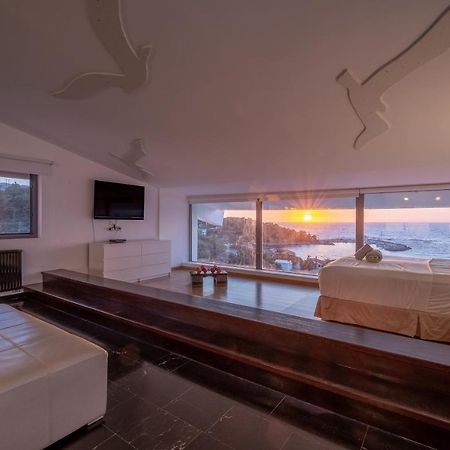 Icarus Luxury Beachfront Villa Gialiskari  エクステリア 写真