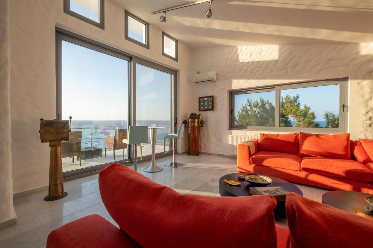 Icarus Luxury Beachfront Villa Gialiskari  エクステリア 写真