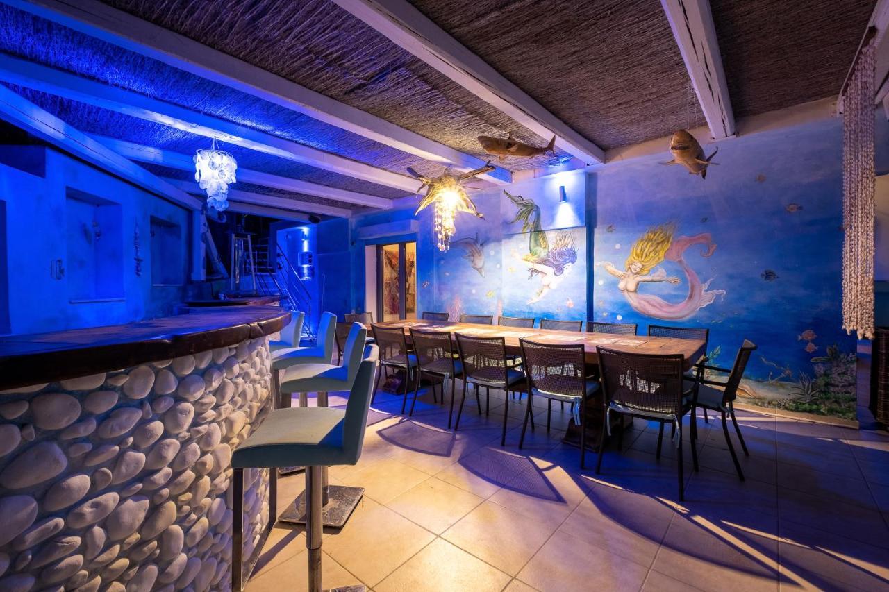 Icarus Luxury Beachfront Villa Gialiskari  エクステリア 写真