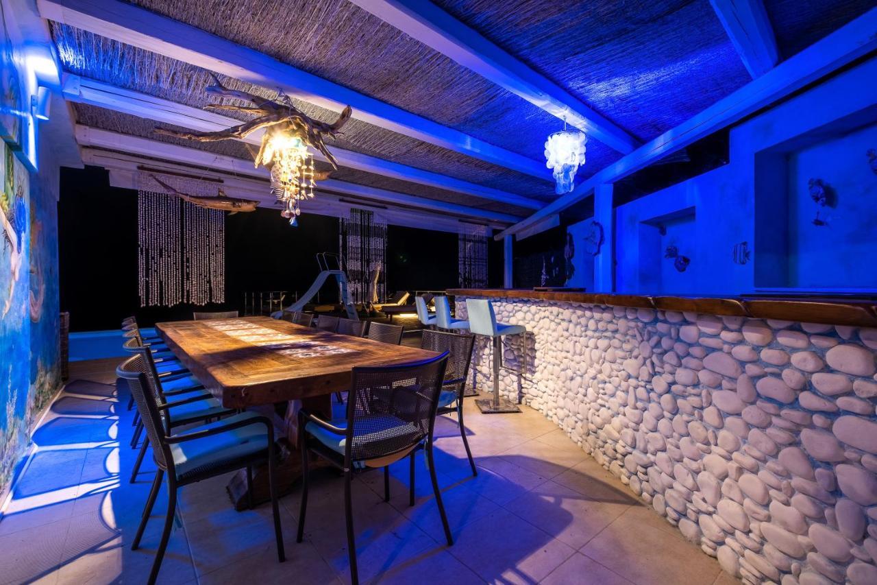 Icarus Luxury Beachfront Villa Gialiskari  エクステリア 写真