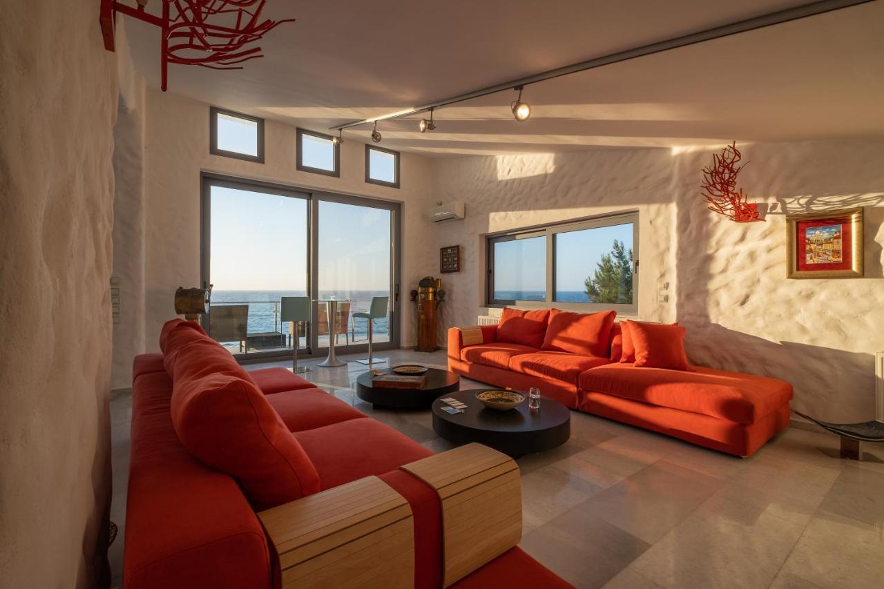 Icarus Luxury Beachfront Villa Gialiskari  エクステリア 写真