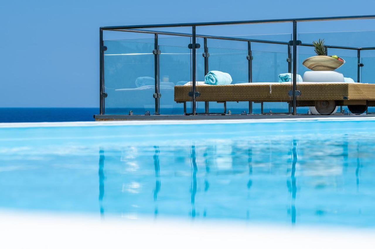 Icarus Luxury Beachfront Villa Gialiskari  エクステリア 写真