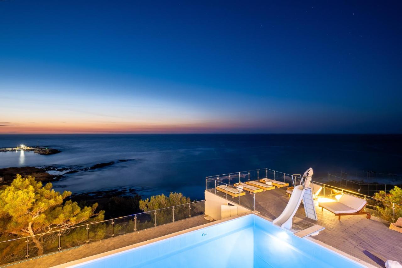 Icarus Luxury Beachfront Villa Gialiskari  エクステリア 写真